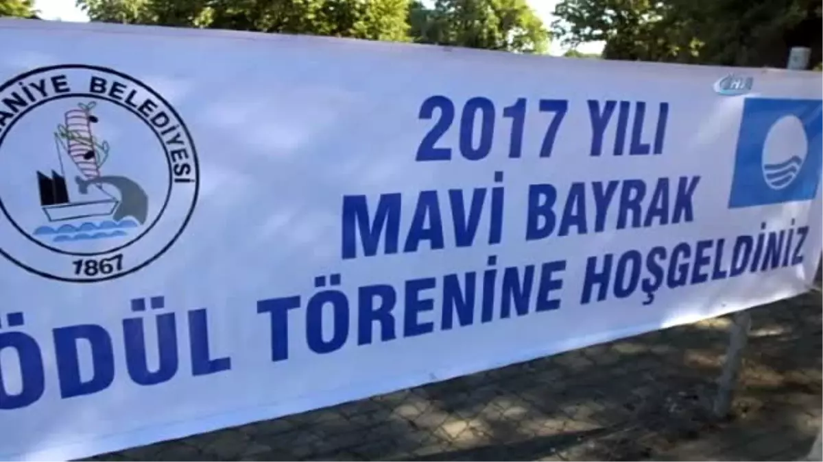 Burhaniye\'de Plajlara Mavi Bayrak Çekildi