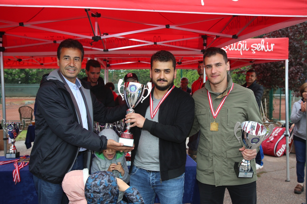 Büyükşehir Belediyesi\'nin \'Açık Tenis Turnuvası sona erdi