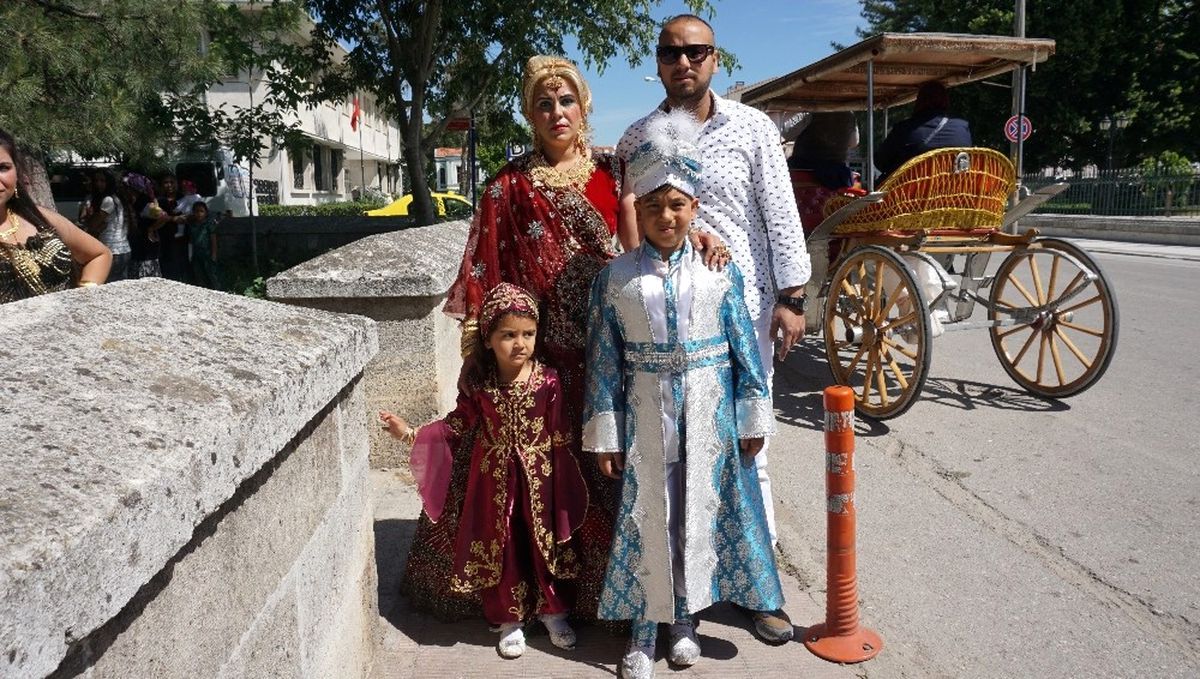 Edirne\'de Düşman Çatlatan Roman Düğünü