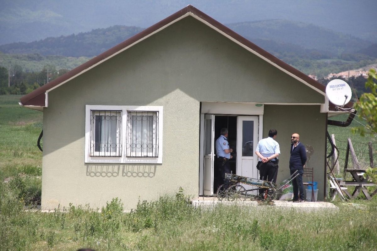Eve Kurşun Yağdırdılar