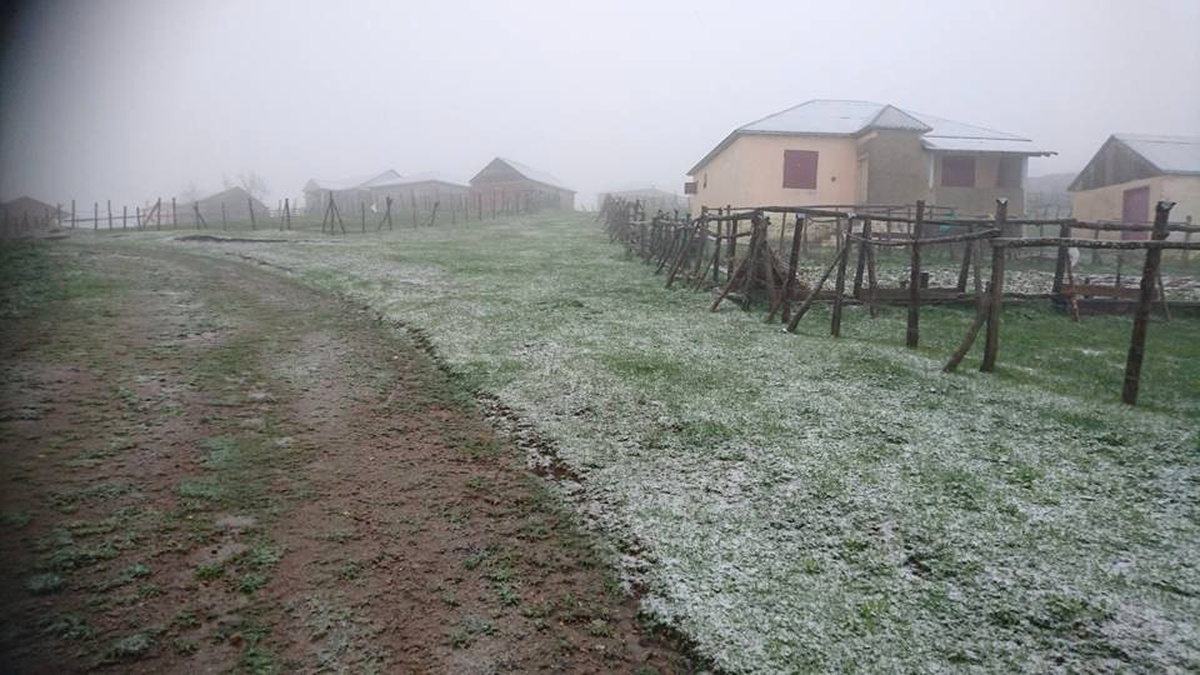 Giresun\'da Mayıs Ayında Yaylalara Kar Yağdı