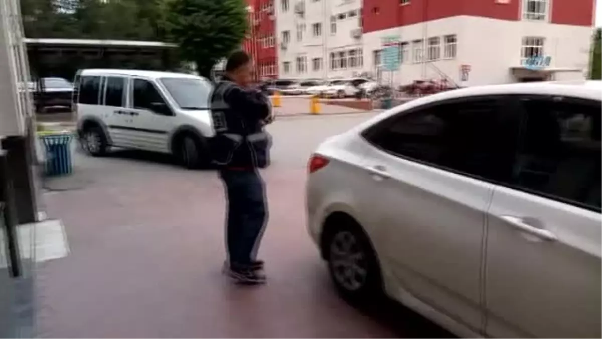 Kaçırmaya Çalıştıkları Kız Karateci Çıkınca Dayak Yediler