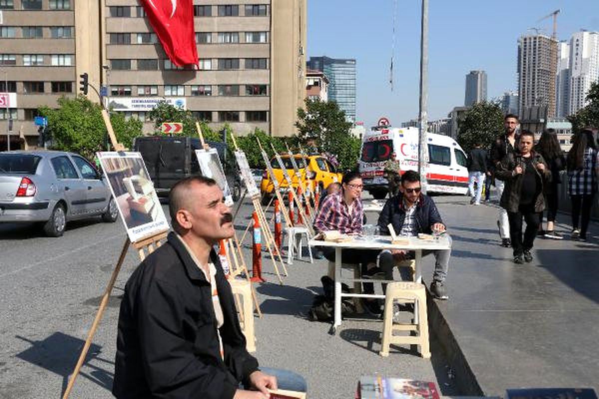 Kitabı Sevdirmek İçin Seyyar Kütüphane Kurdular