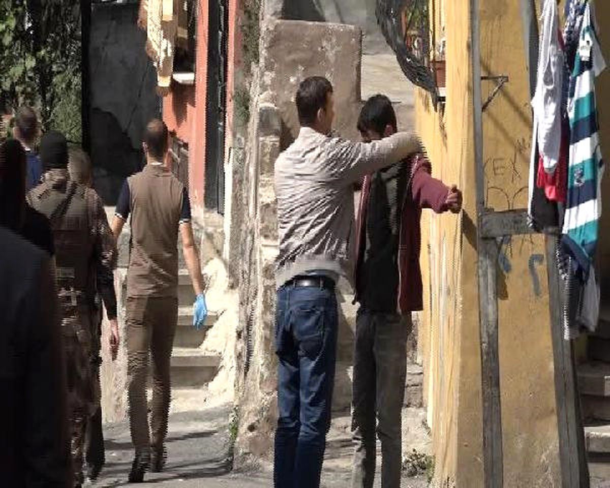 Kuştepe\'de Polis Operasyonu: 8 Gözaltı