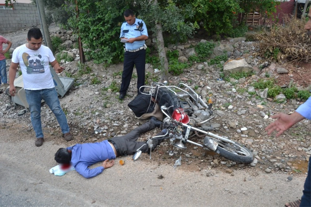 Motosiklet Çöp Konteynırına Çarptı: 1 Yaralı