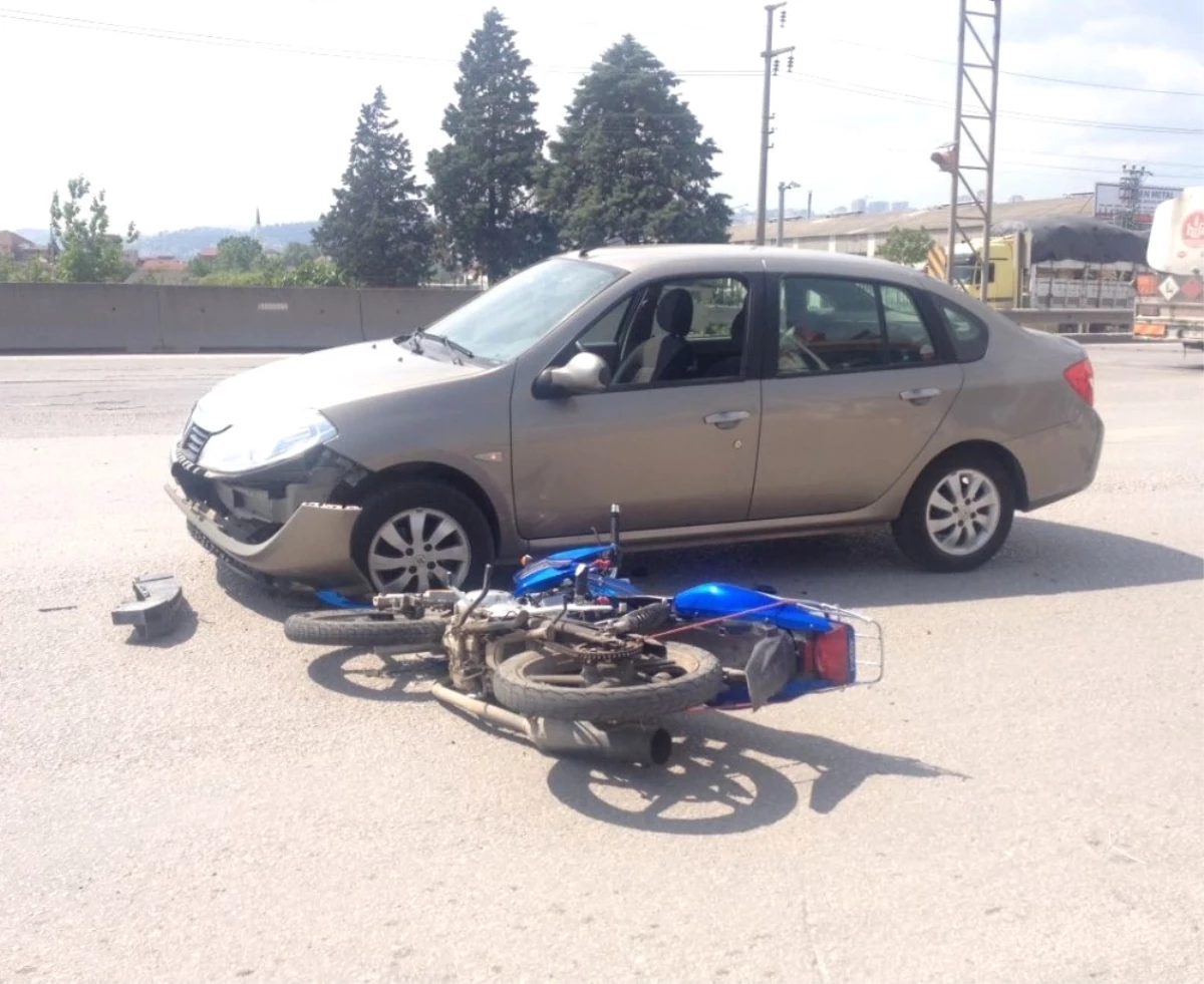 Otomobil ile Motosiklet Çarpıştı: 1 Yaralı