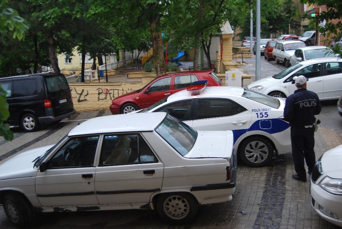 Otomobilini Park Ettiği Yeri Unutunca, Çalındı Sanıp Polis Çağırdı