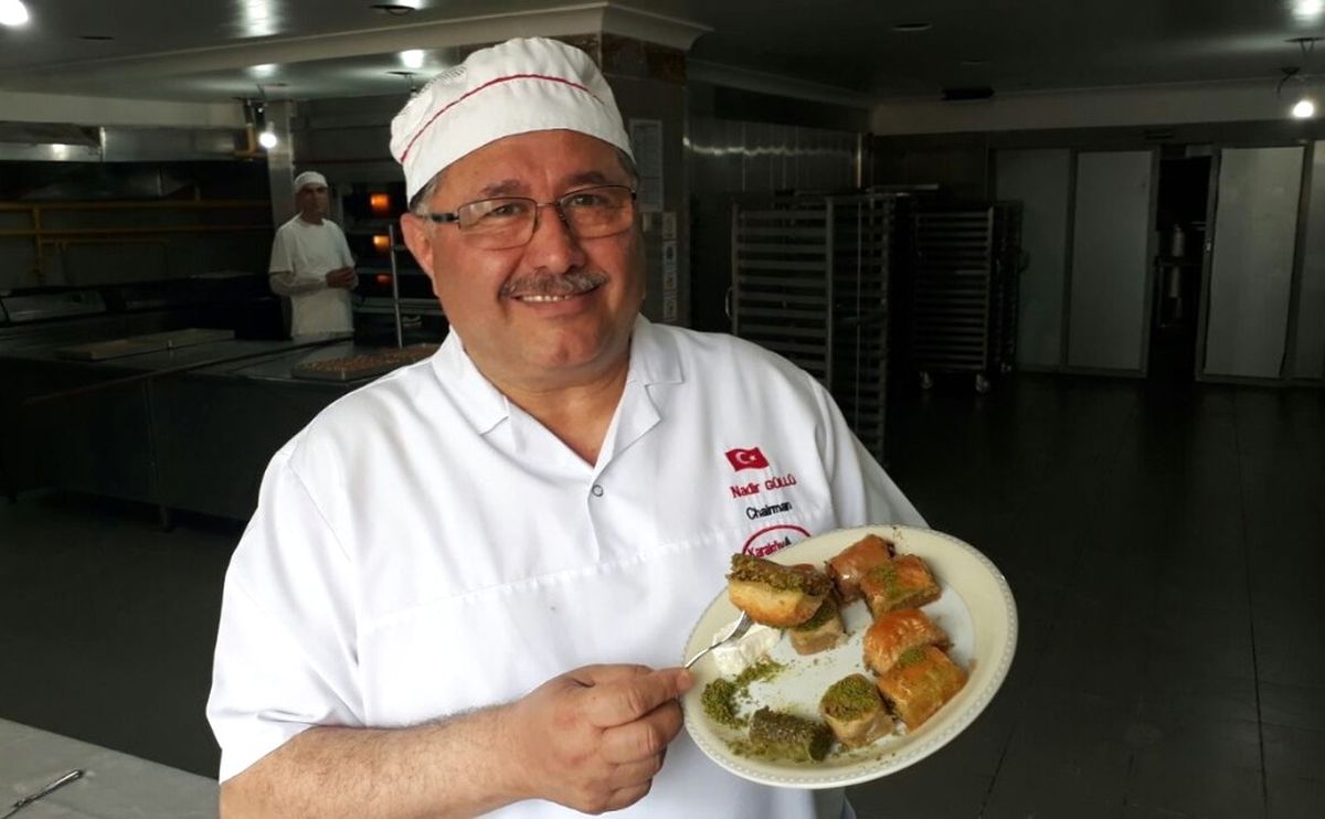 Baklava Ustası Nadir Güllü\'den \'Baklava Yemeyin\' Diyen Canan Karatay\'a Sert Tepki
