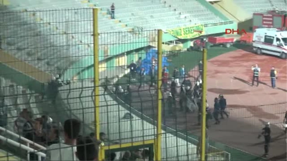Şanlıurfa\'da Maç Sonu Gerginliğe Polis Müdahalesi