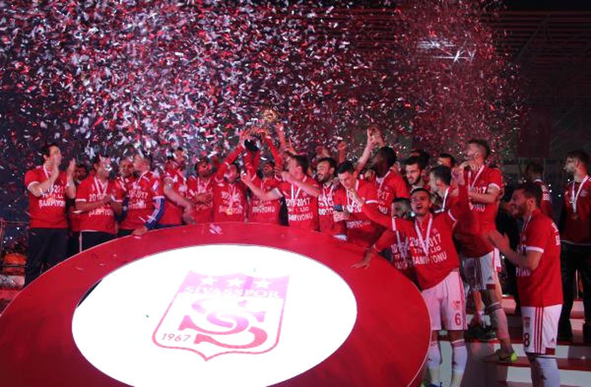Sivasspor Şampiyonluk Kupasını Aldı