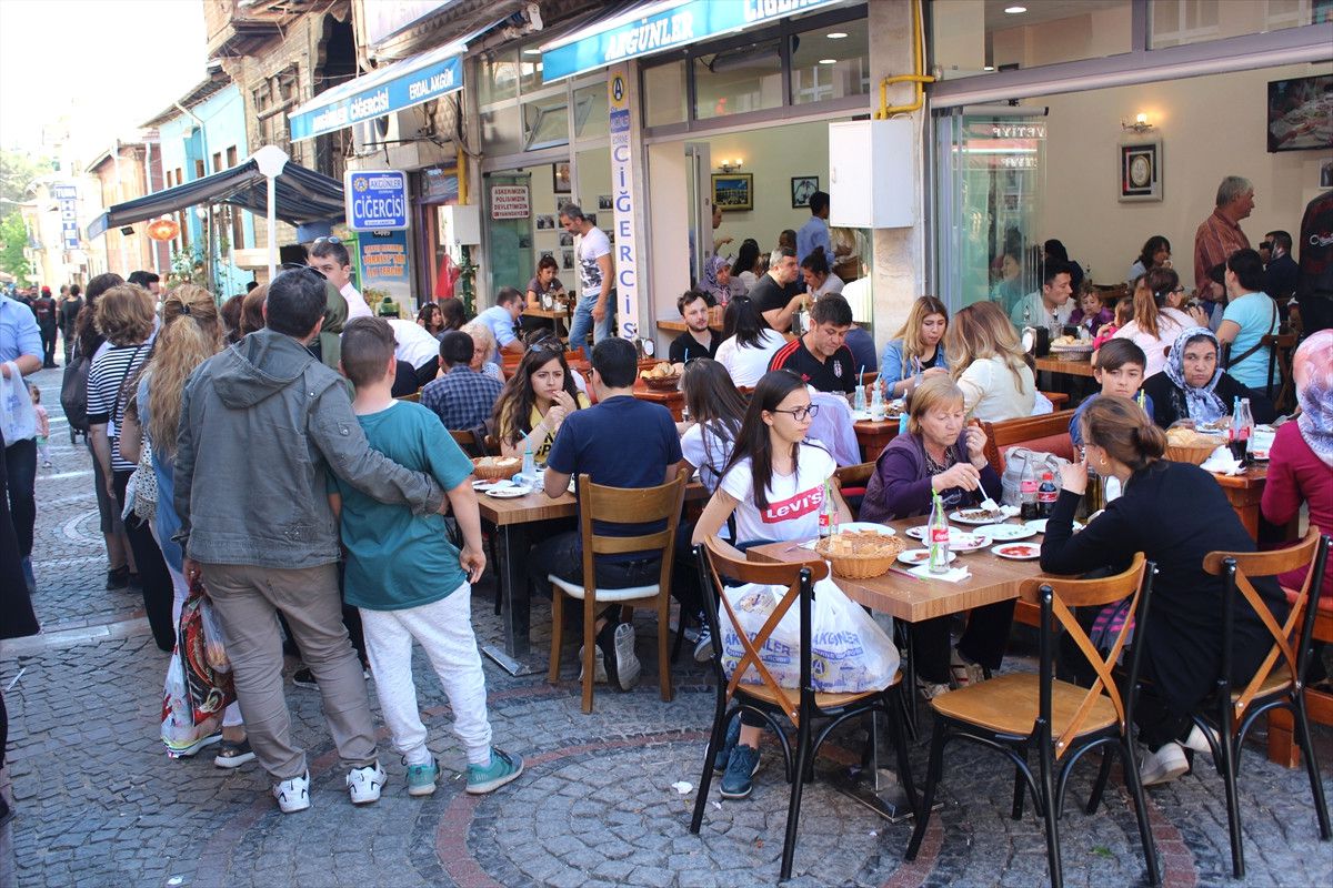 Tava Ciğeri İçin Kuyruğa Girdiler
