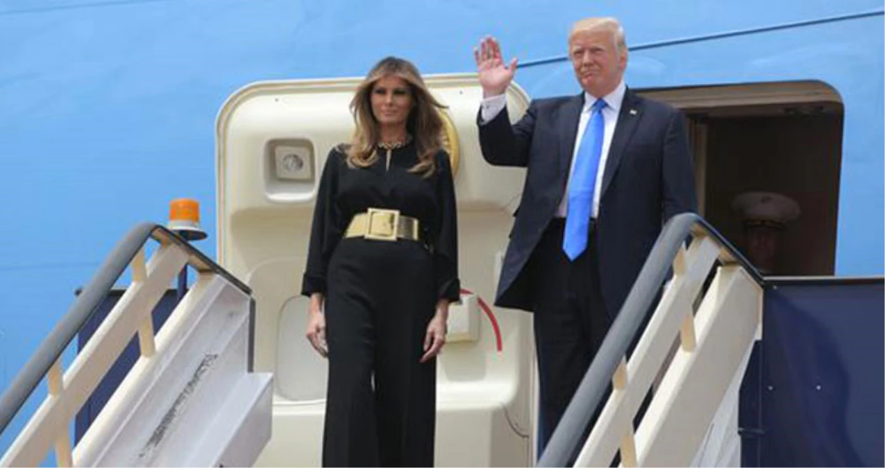 Trump\'ın Arabistan Ziyaretinde First Lady\'nin Simsiyah Kıyafeti Dikkatlerden Kaçmadı