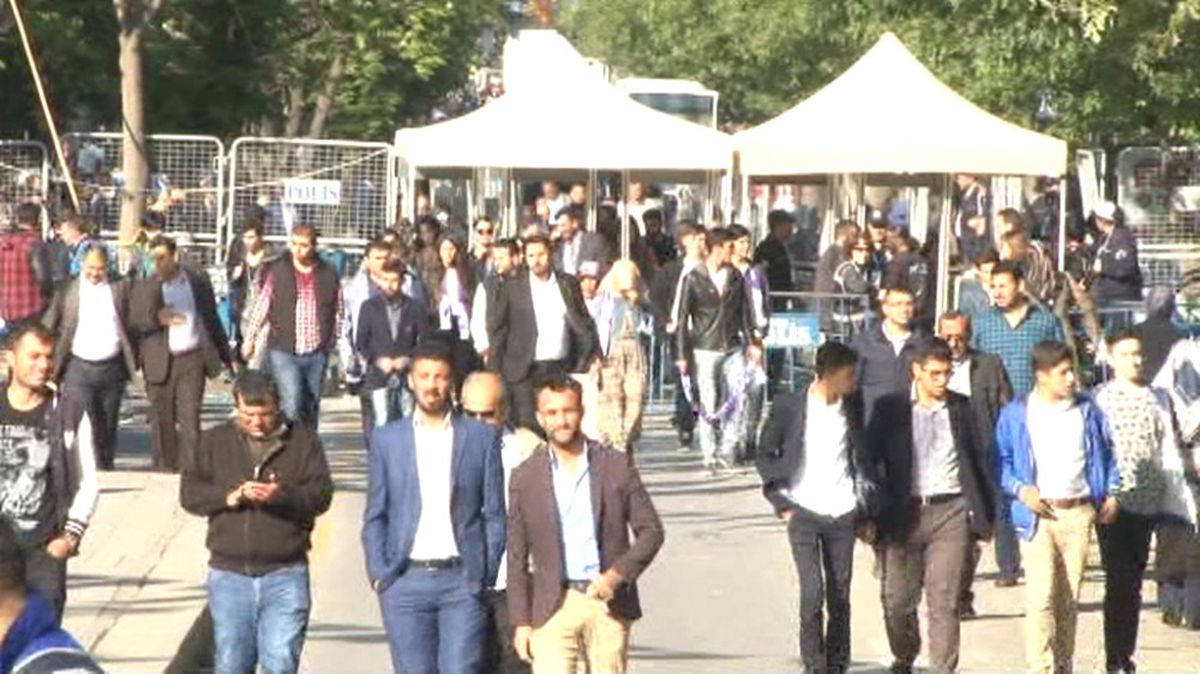 Ak Partililer Ankara Arena\'ya Akın Etti