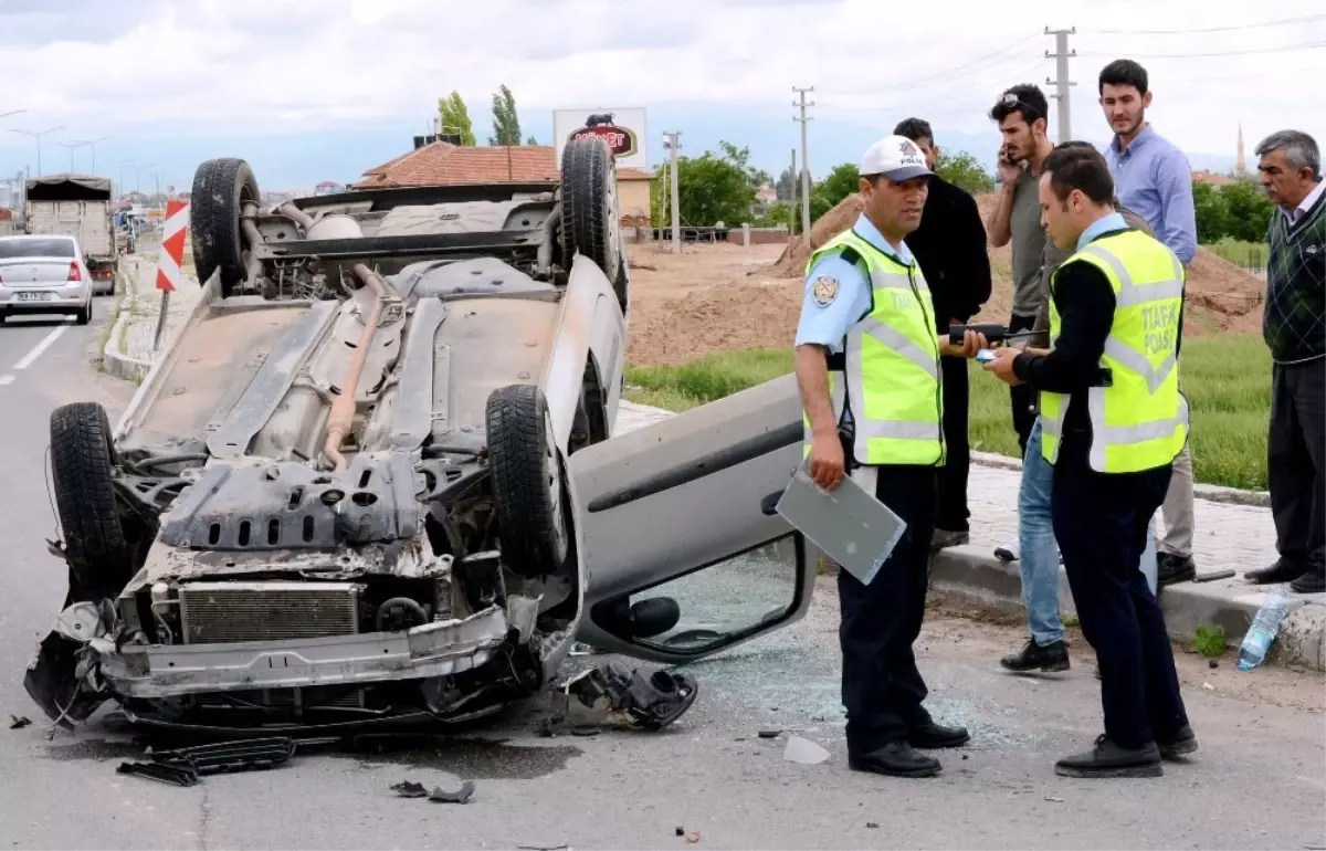 Aksaray\'da Trafik Kazaları: 3 Yaralı