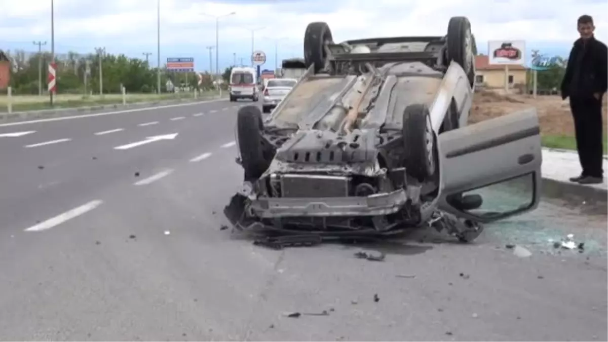 Aksaray\'da Trafik Kazaları: 3 Yaralı