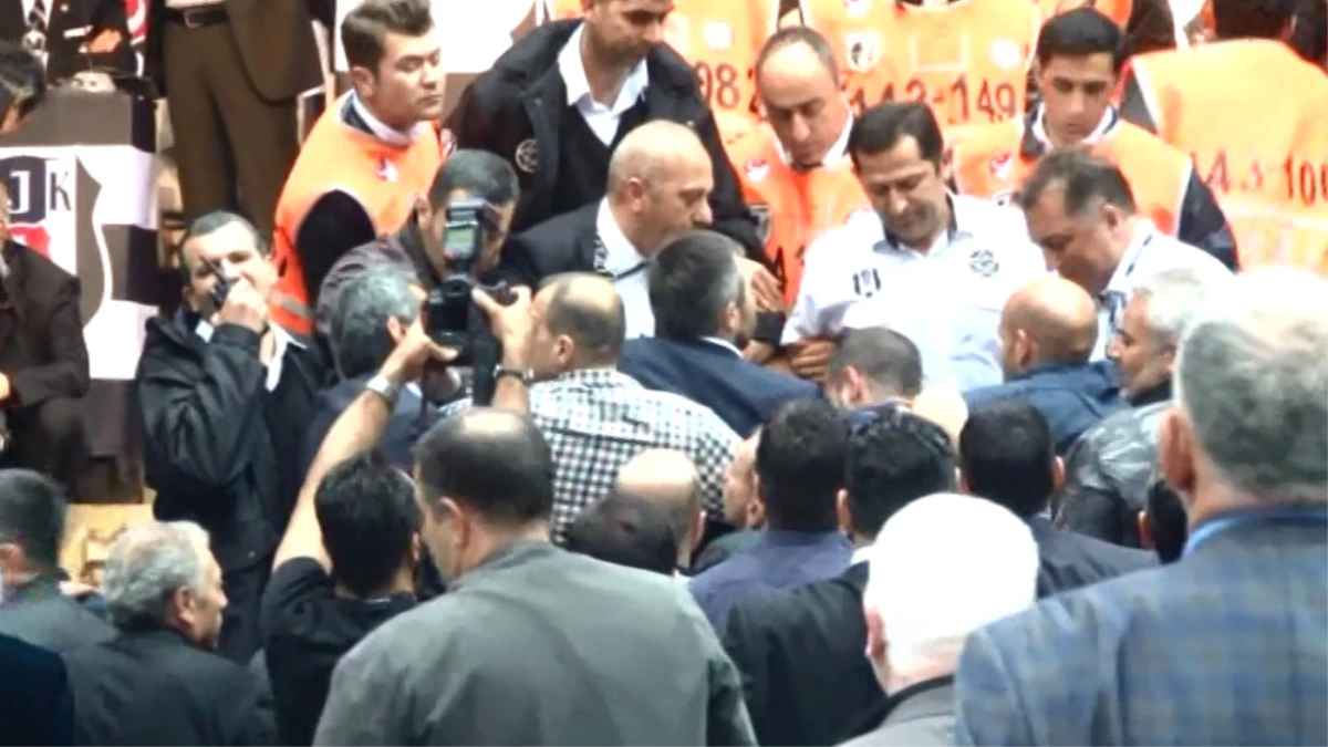 Beşiktaş Genel Kurulu Karıştı: Güvenlik Müdahale Etti