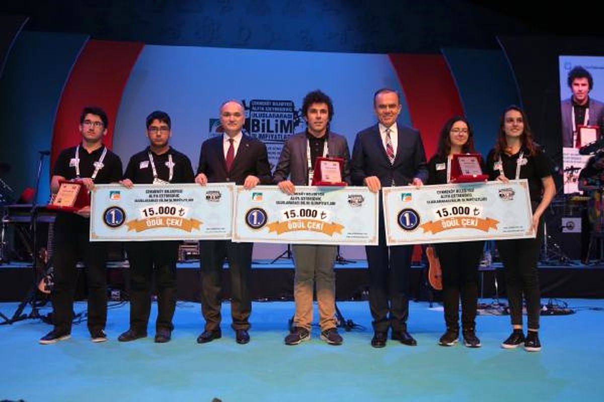 Bilim Olimpiyatları\'nda Genç Mucitler Çifte Sevinç Yaşadı