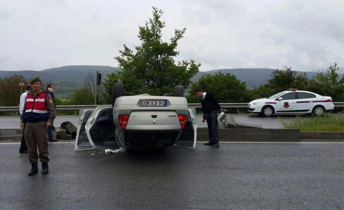 Bolu\'da Takla Atan Otomobilde İki Kişi Yaralandı