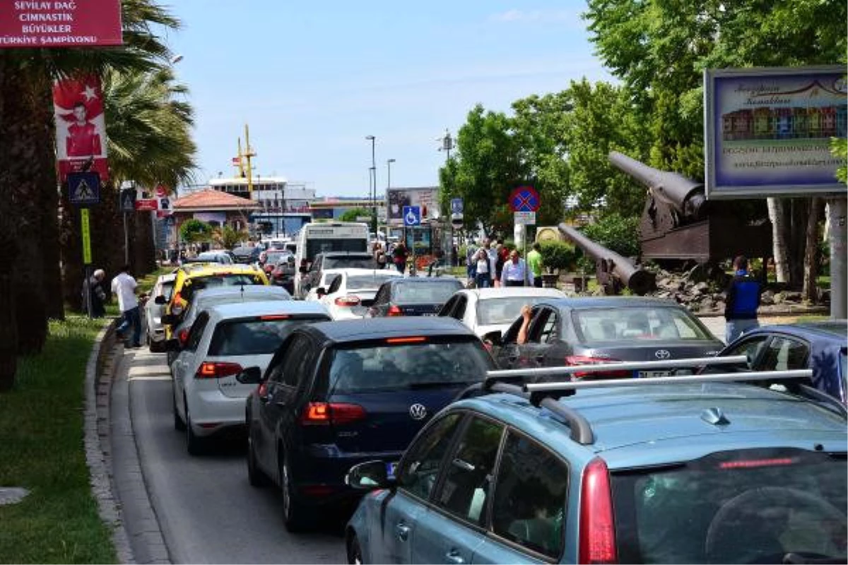 Çanakkale Feribot İskelesinde Dönüş Yoğunluğu