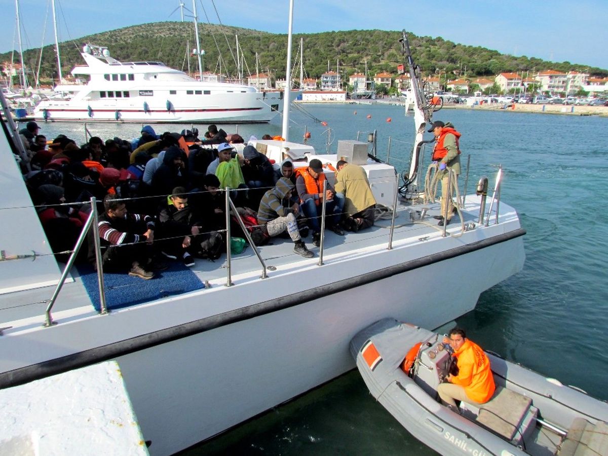 Çeşme\'de 187 Sığınmacı Yakalandı