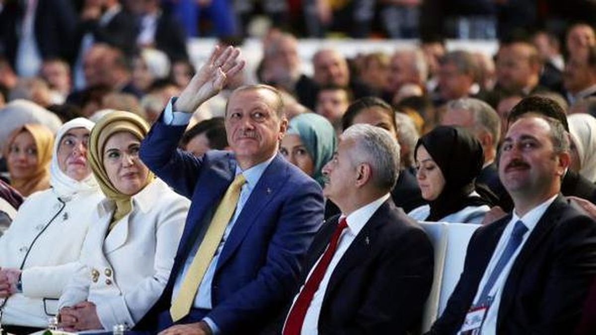 Dha Ankara - AK Parti\'nin 3\'üncü Olağanüstü Büyük Kongresi \'Recep Tayyip Erdoğan\' Sloganlarıyla...