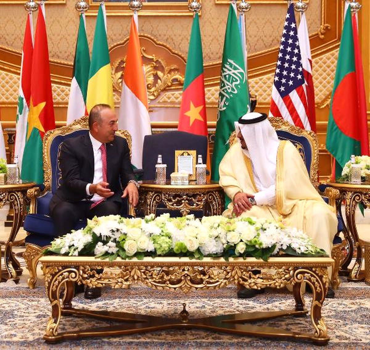 Dışişleri Bakanı Çavuşoğlu Suudi Arabistan\'da