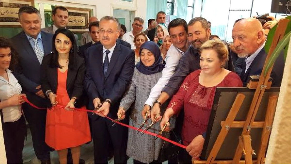 Edirne Valisi Özdemir Kosova\'da Sanat Festivalinin Açılışı Gerçekleştirdi