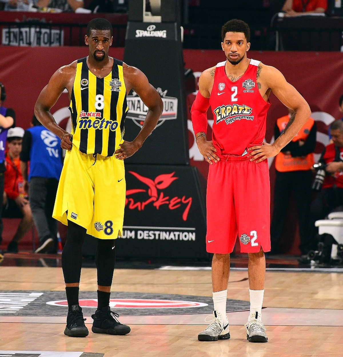 Ekpe Udoh, Yunanlılar\'a Pota Altını Kararttı