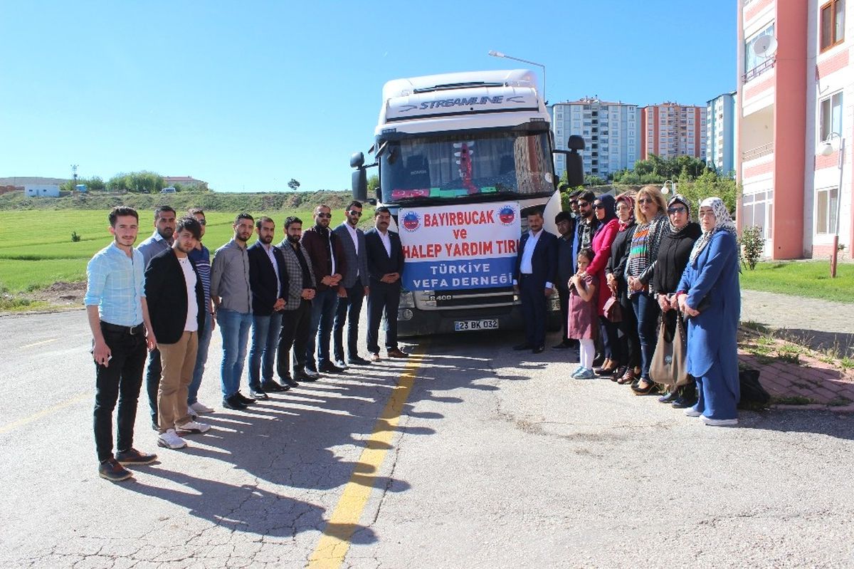 Elazığ\'dan Suriye\'ye 1 Tır Yardım