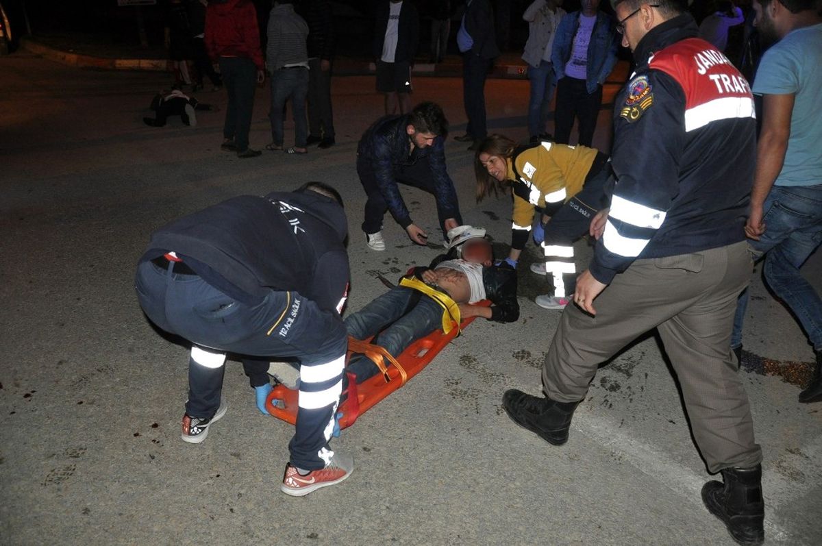 Gençler Ölümden Döndü: 2\'si Ağır 3 Yaralı