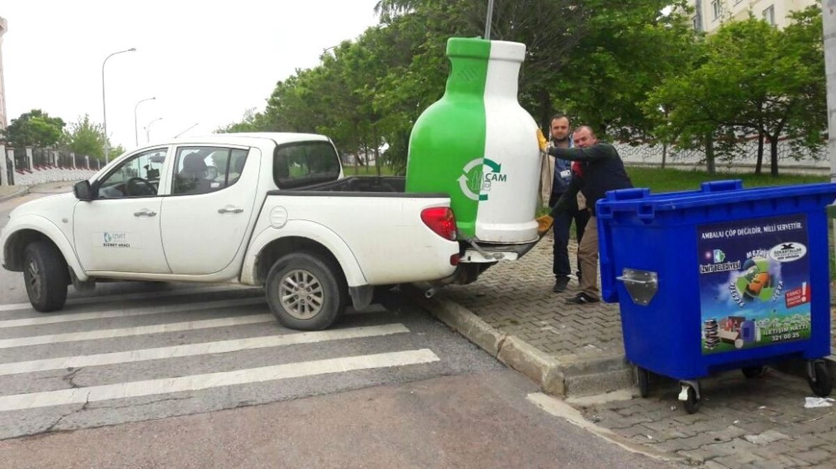 İzmit\'te Her Ay 150 Ton Cam Atık Toplanıyor