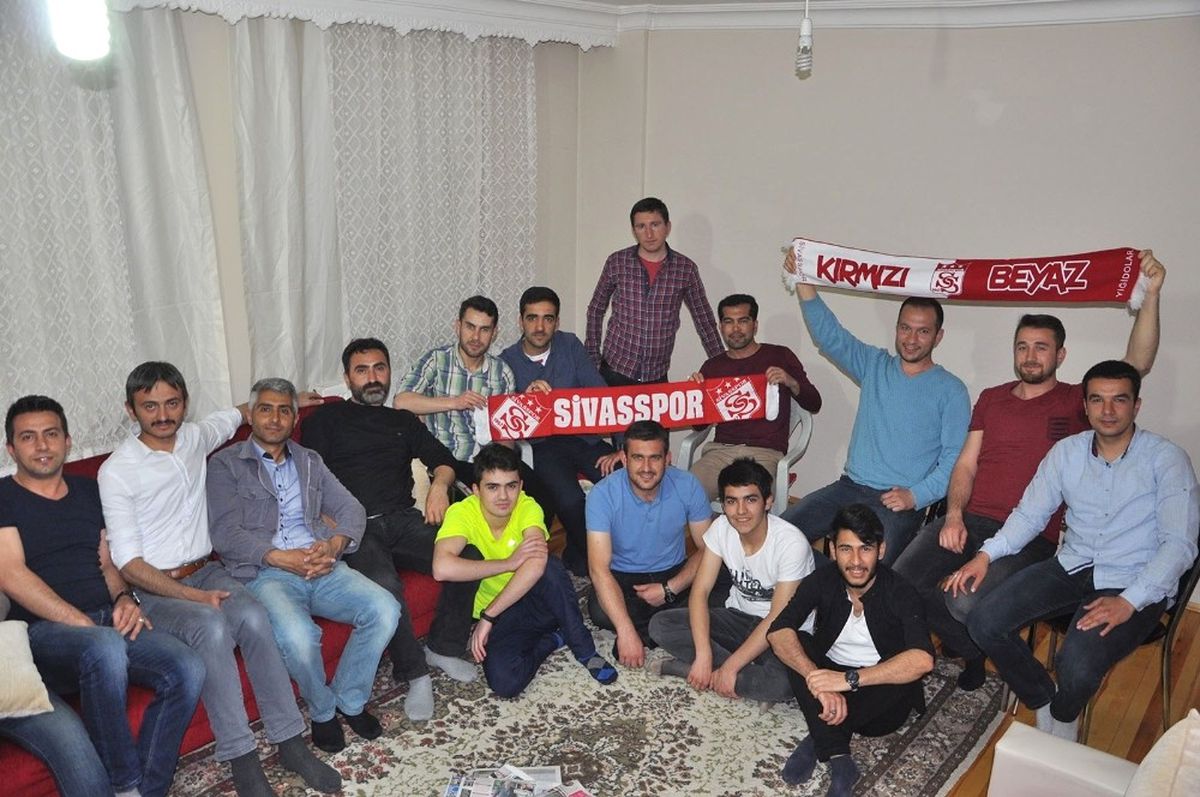 Kars\'ta Yaşayan Sivaslılardan Şampiyonluk Kutlaması