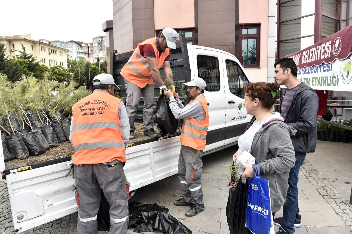 Mamak\'ta Ücretsiz Fidan Dağıtımı