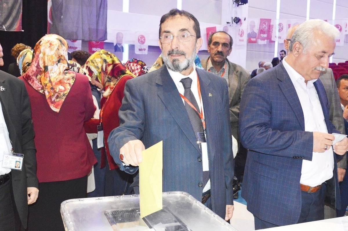 MHP Merkez İlçe Başkanlığına Fazıl Deligözoğlu Seçildi