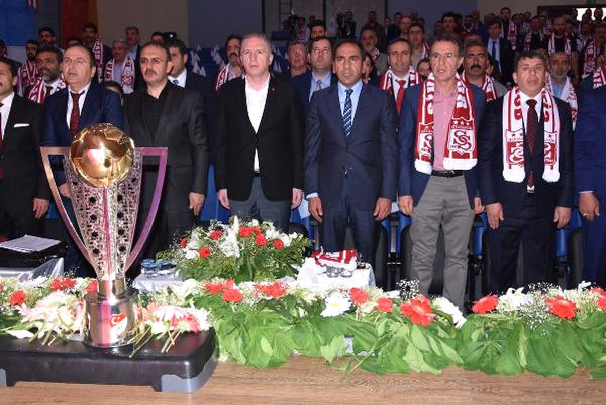 Sivasspor\'da Otyakmaz Yeniden Başkan