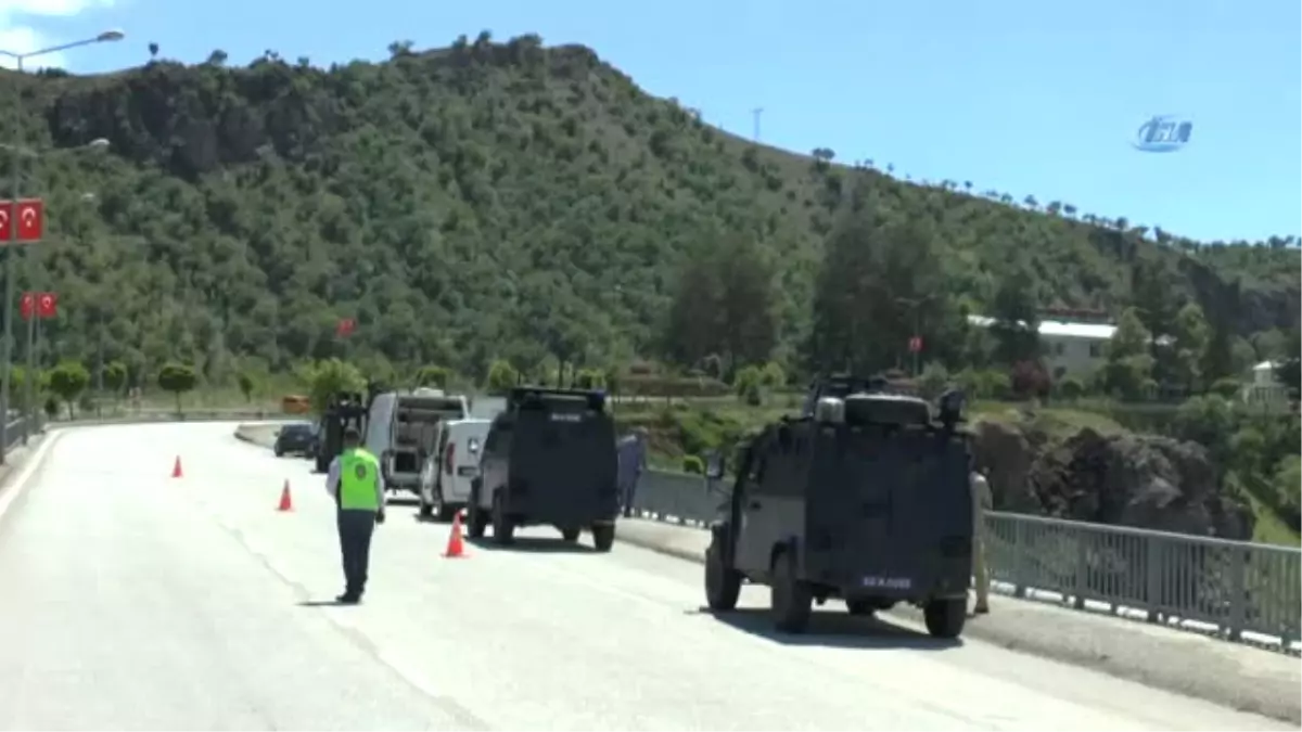 Tunceli\'de Şüpheli Araç Polisi Alarma Geçirdi