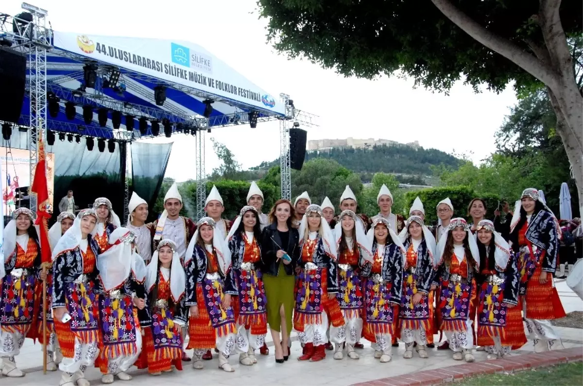 Uluslararası Silifke Müzik ve Folklor Festivali Başladı