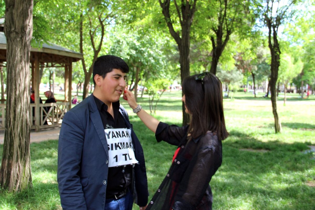 Yanak Sıkmak 1 Tl