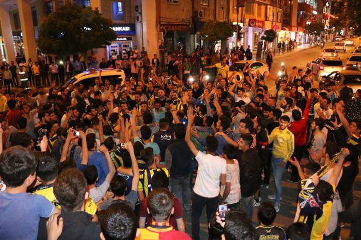 Adıyaman\'da Fenerbahçe Kutlaması