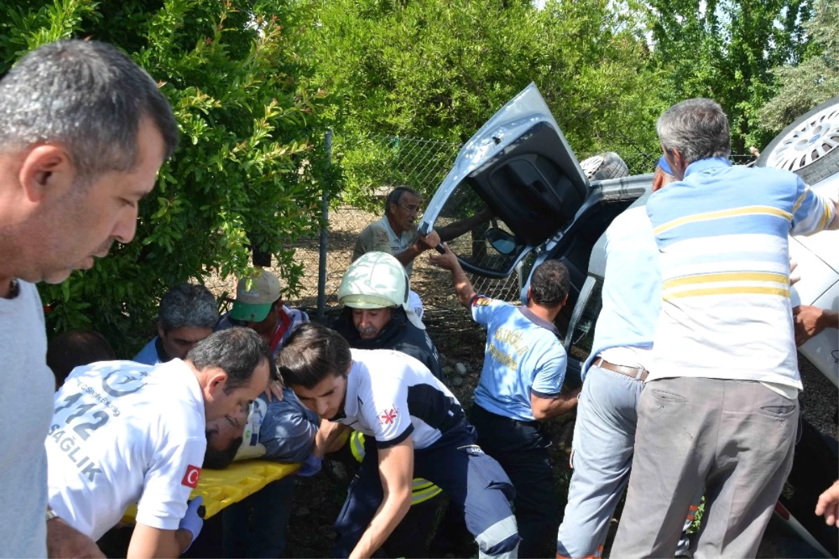 Adıyaman\'da Otomobil Devrildi: 1 Ölü, 3 Yaralı