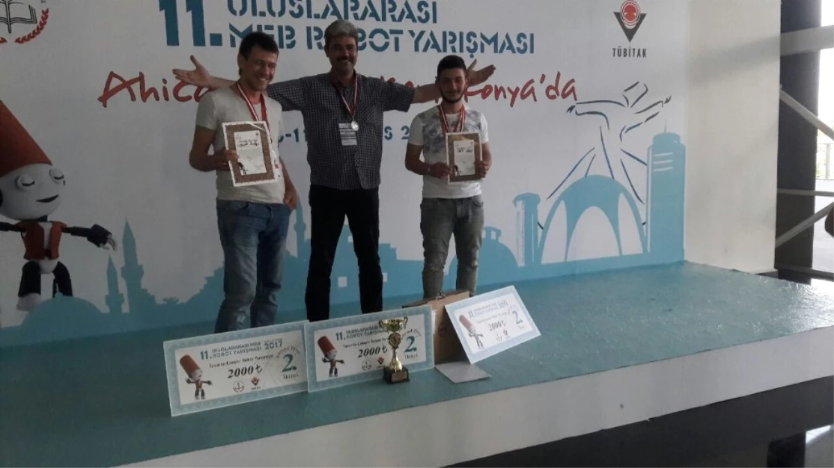 Adü\'lü Gençler Robot Yarışmasında Türkiye 2.\'si Oldu