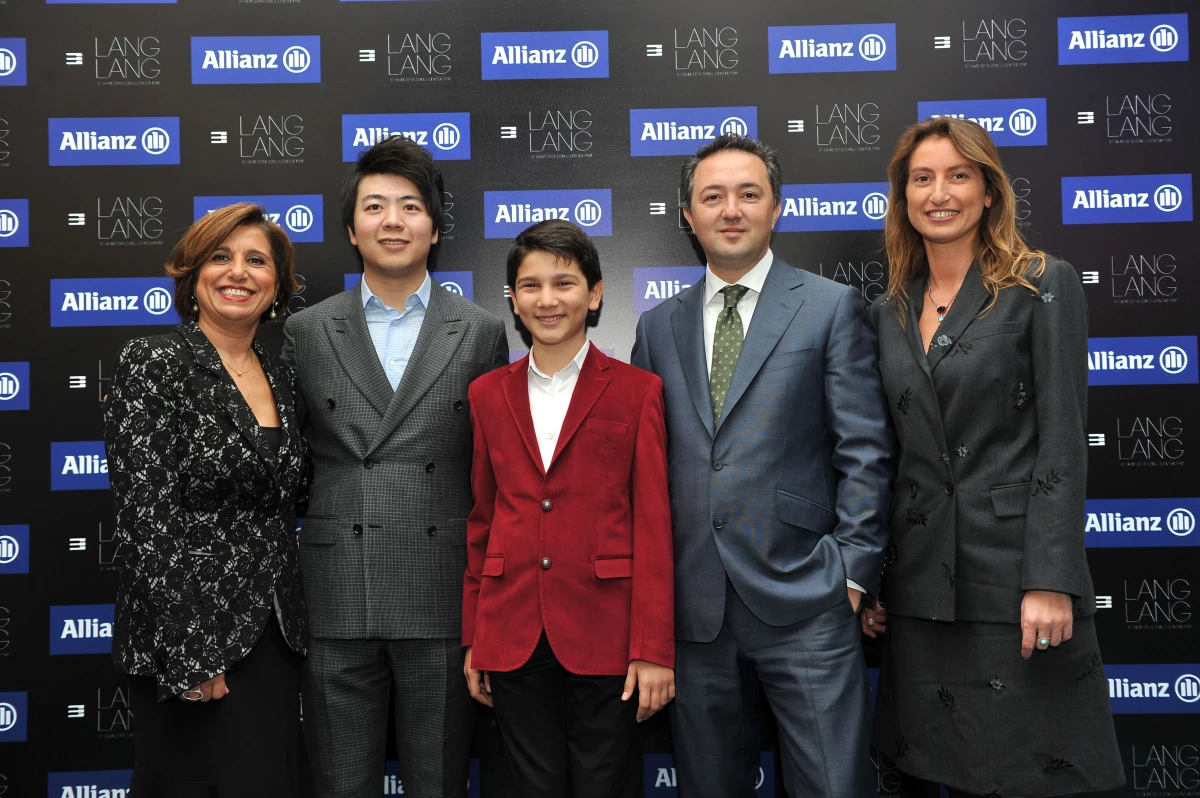 Allianz Türkiye\'nin Marka Elçisi Yılın Müzisyeni Seçildi