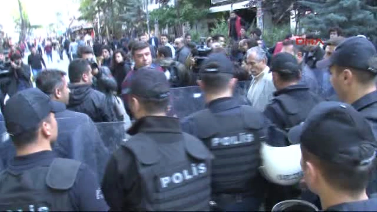 Ankara\'da Polis, Eylemcilere Biber Gazı Ile Müdahale Etti