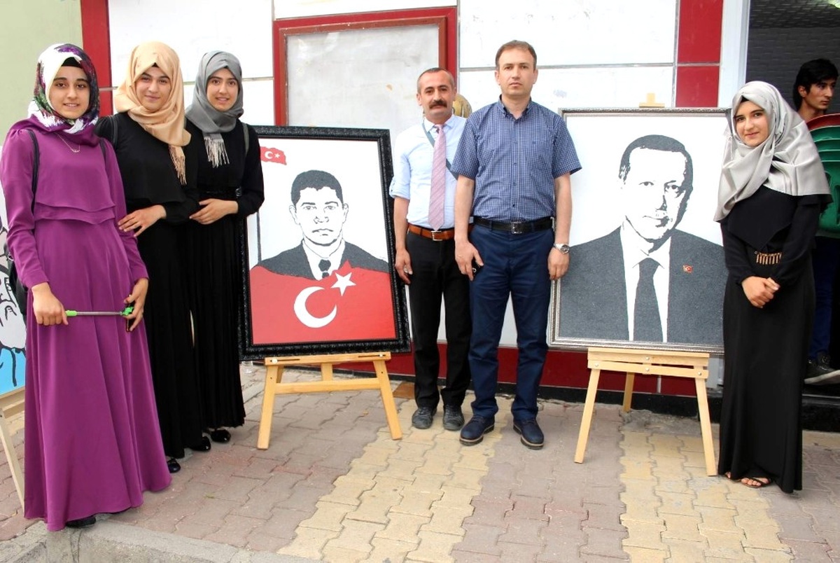 Atatürk Kız Anadolu İmam Hatip Lisesinden Resim Sergisi