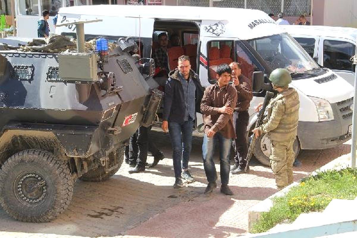 Başkale\'de 19 Afgan Kaçak Yakalandı