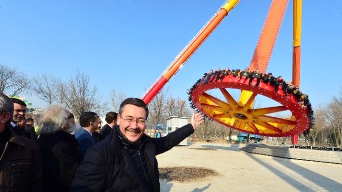 Başkan Gökçek, Turizmcilere Ankapark\'ı Gezdirdi