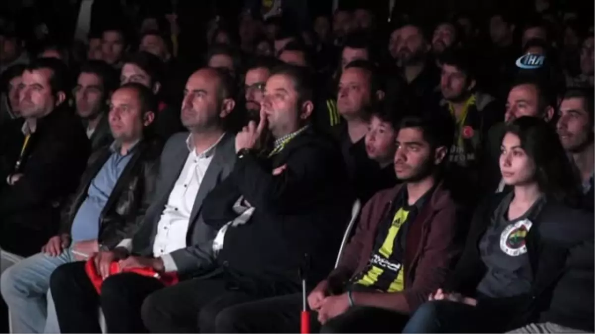 Başkan Kılıç, Fenerbahçe Erkek Basketbol Takımı\'nın Şampiyonluğunu Taraftarlarla Kutladı