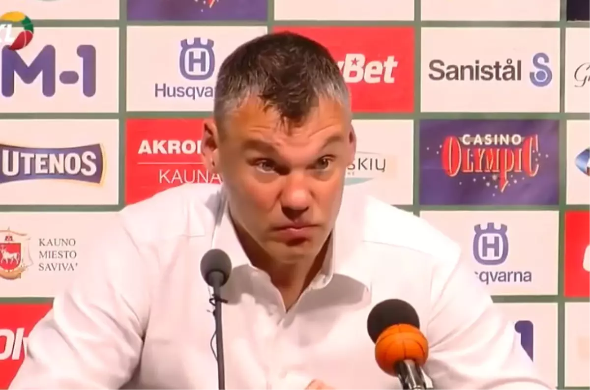 BC Zalgiris\'in Koçu Jasikevicius\'tan Soru Soran Muhabire Hayat Dersi