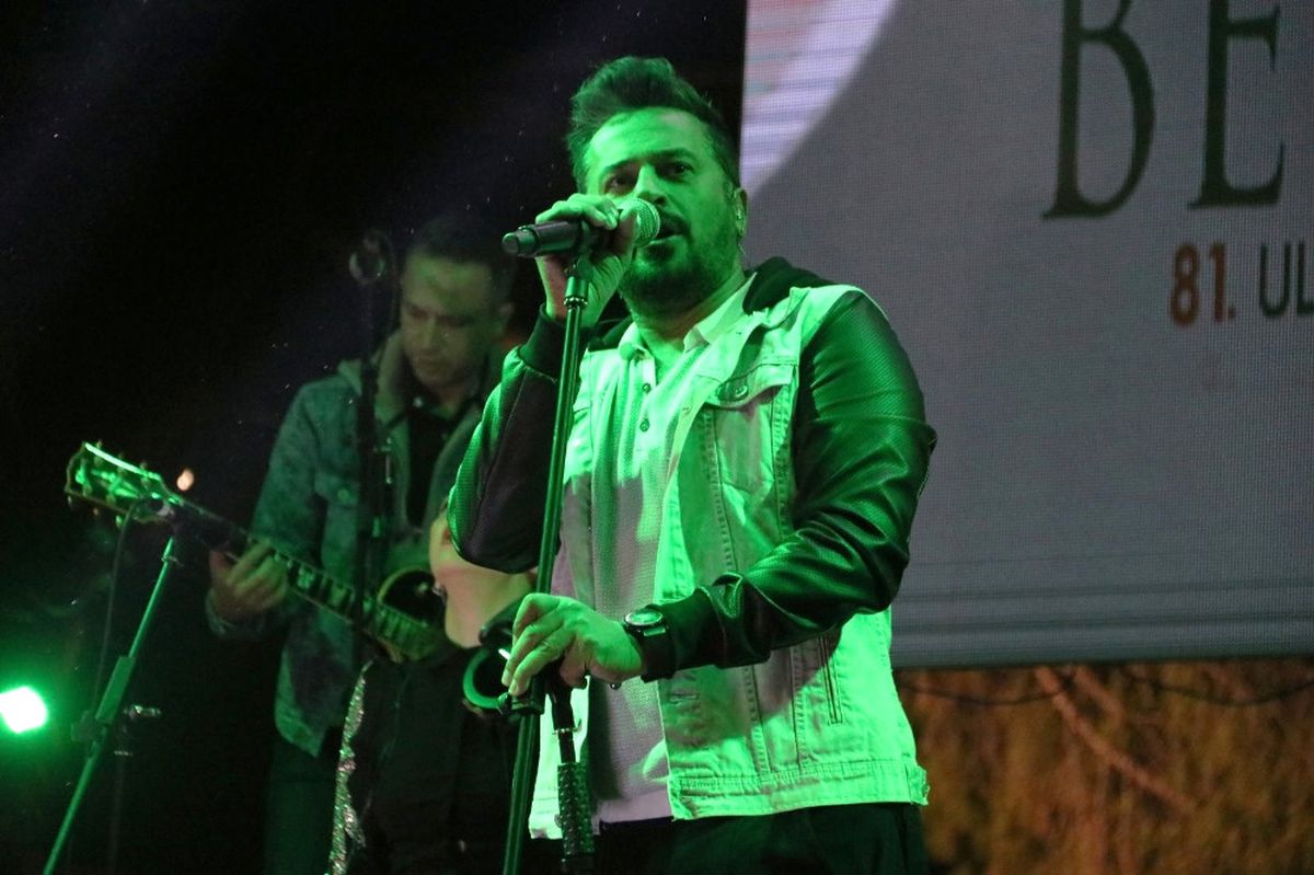 Bergama Emre Altuğ\'la Coştu