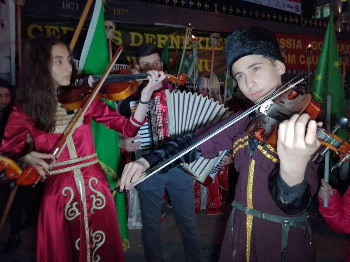 Çerkes Soykırımı Kurbanları Taksim\'de Anıldı